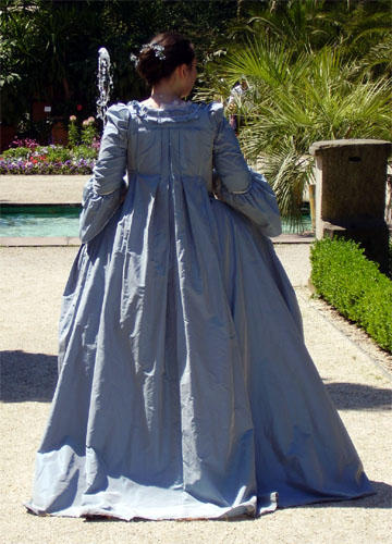 Robe a la francaise