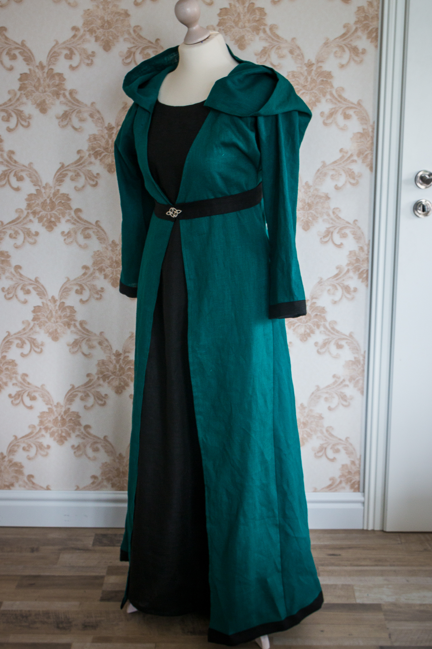 Wikinger-Kleid mit Übermantel