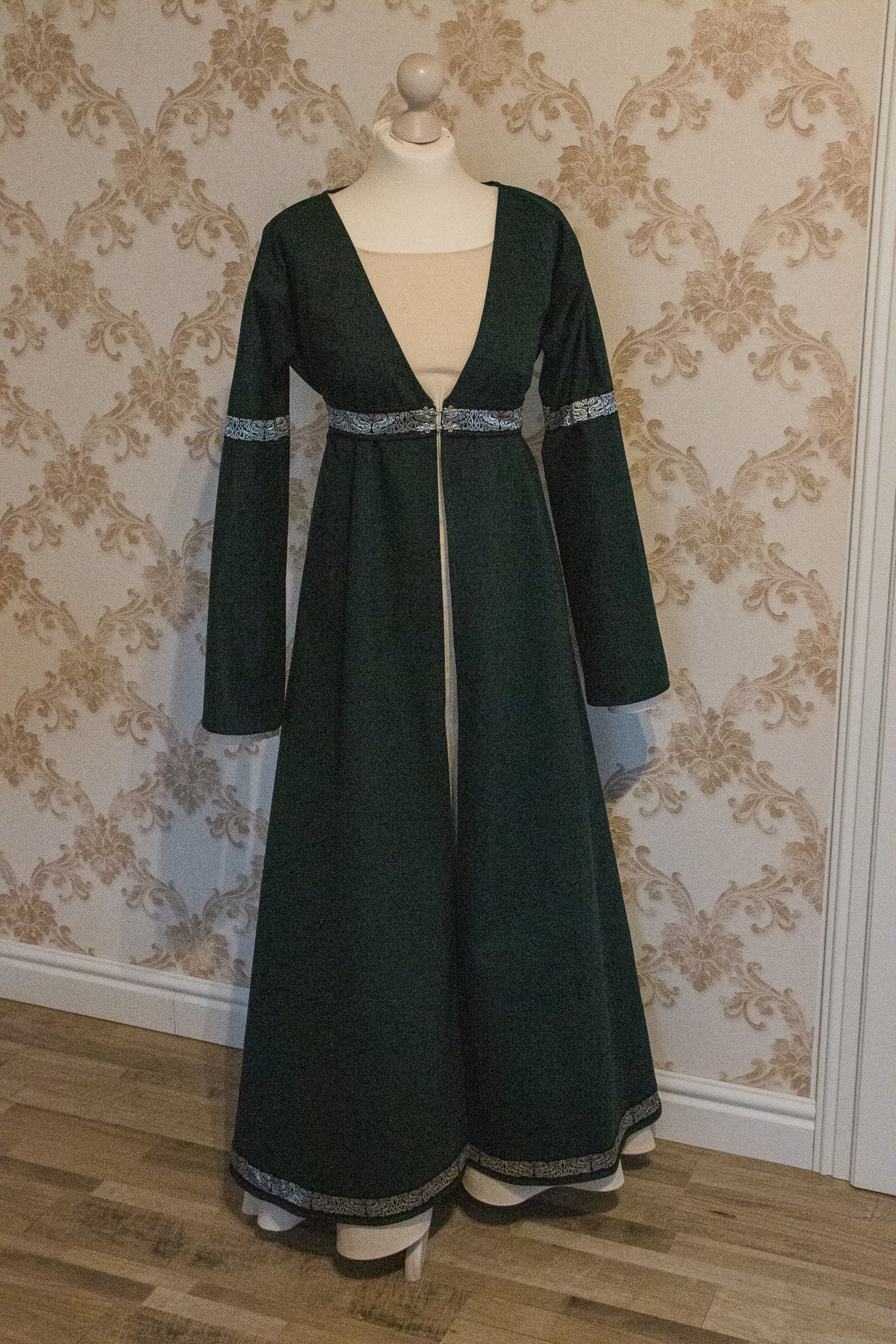 Wikinger-Kleid mit Übermantel